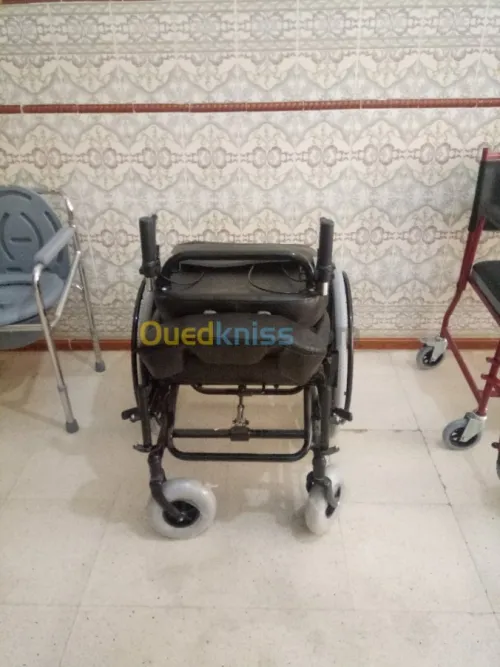 FAUTEUIL ROULANT LUXE CONFORT