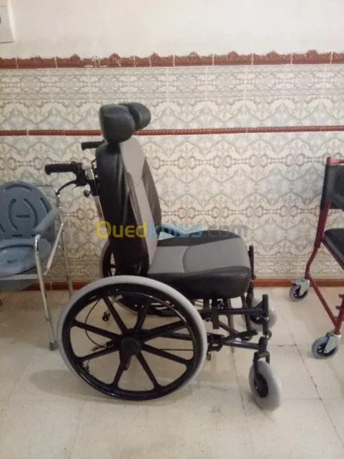FAUTEUIL ROULANT LUXE CONFORT