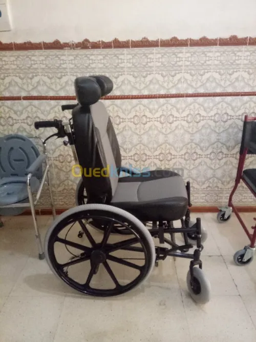 FAUTEUIL ROULANT LUXE CONFORT