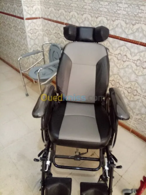 FAUTEUIL ROULANT LUXE CONFORT