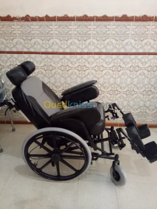FAUTEUIL ROULANT LUXE CONFORT