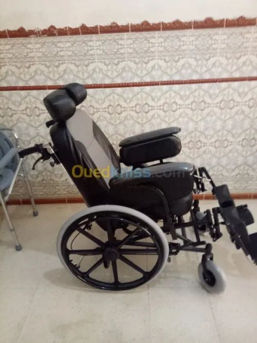 FAUTEUIL ROULANT LUXE CONFORT