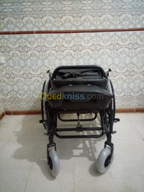 FAUTEUIL ROULANT LUXE CONFORT