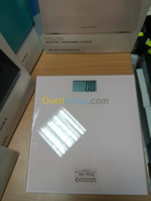 pèse personne électronique ☆☆ OMRON ☆☆