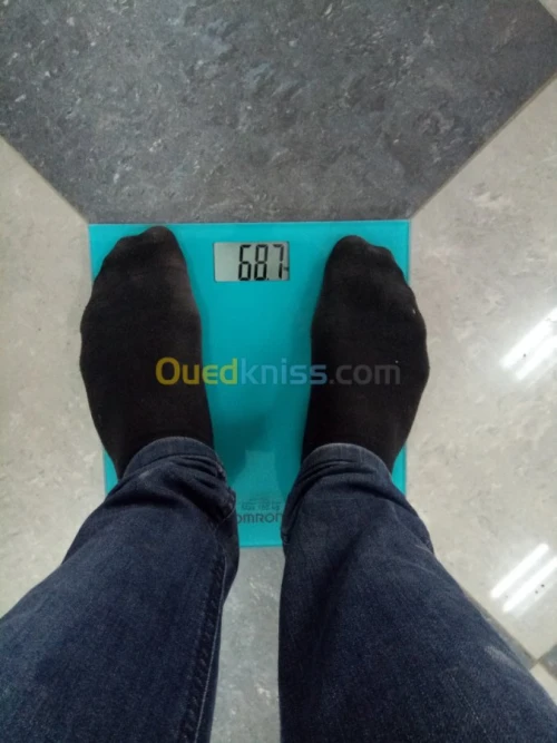 pèse personne électronique ☆☆ OMRON ☆☆