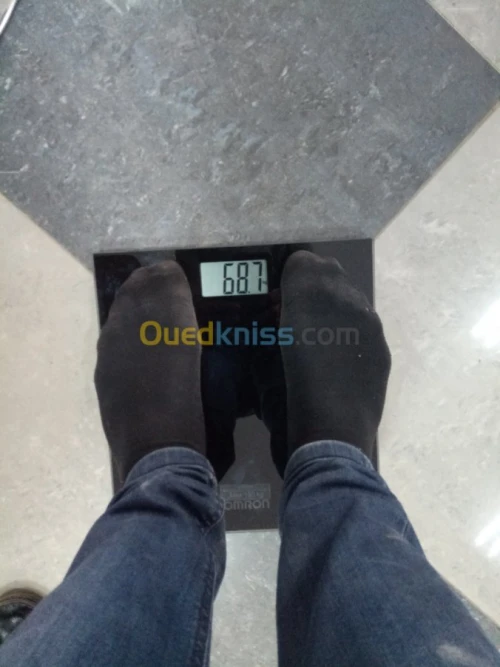 pèse personne électronique ☆☆ OMRON ☆☆