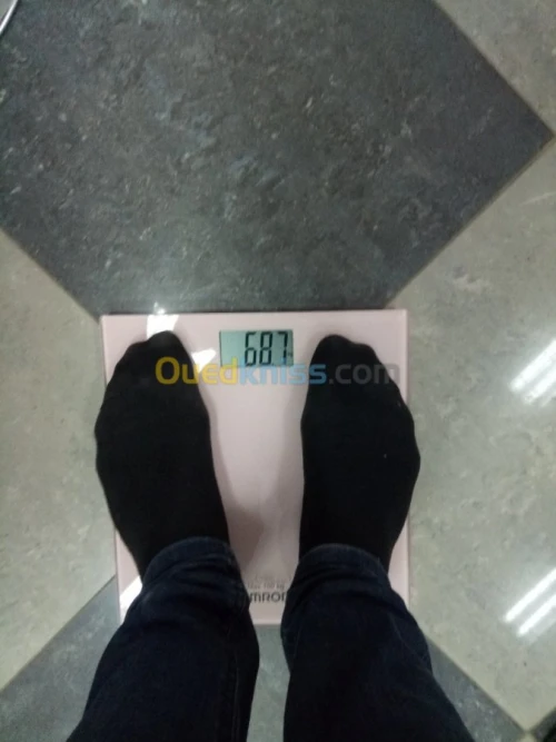 pèse personne électronique ☆☆ OMRON ☆☆