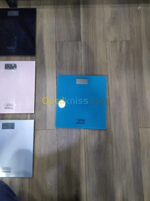 pèse personne électronique ☆☆ OMRON ☆☆