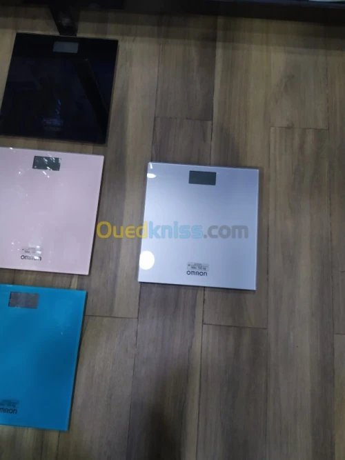 pèse personne électronique ☆☆ OMRON ☆☆