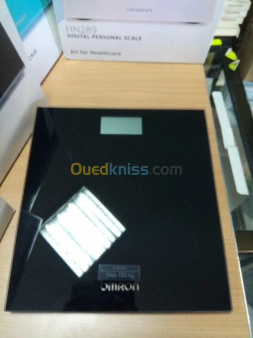 pèse personne électronique ☆☆ OMRON ☆☆