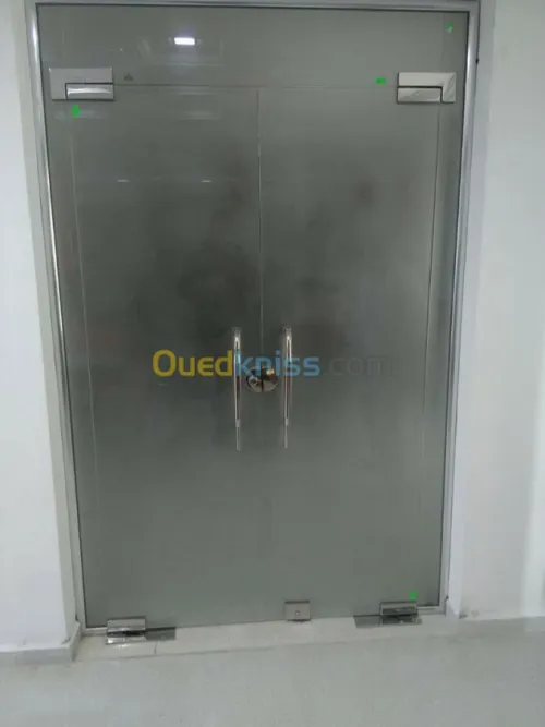 Aluminium et Pvc. المنيوم و بلاستيك 