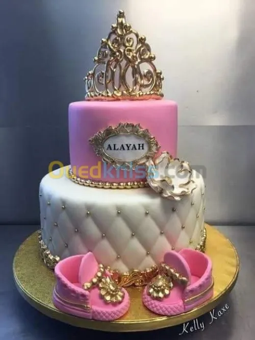 Gateaux et tarte d'anniversaire