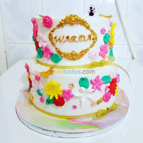Gateaux et tarte d'anniversaire