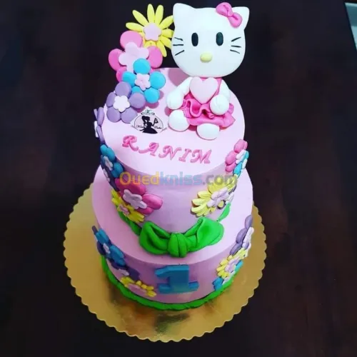 Gateaux et tarte d'anniversaire