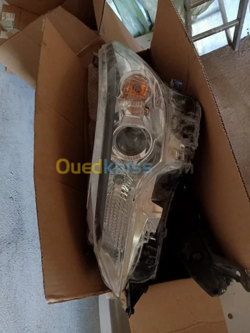 feux avent pour toyota fortuner 2020
