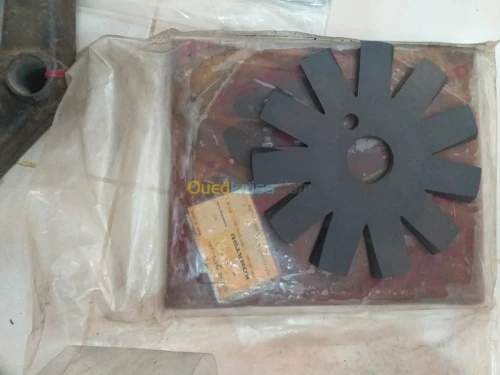 PALETTE  باليط KOMATSU EC50 1984