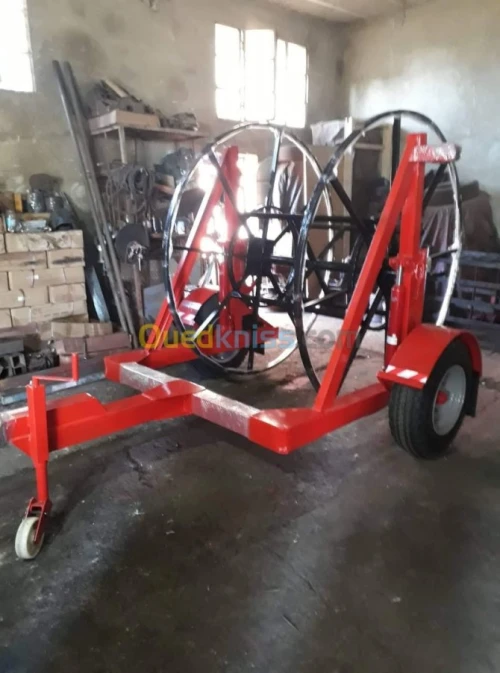 DÉROULEUSE DE CÂBLE ET FIBRE OPTIQUE 