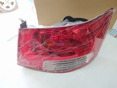 STOP DROITE KIA CERATO 3