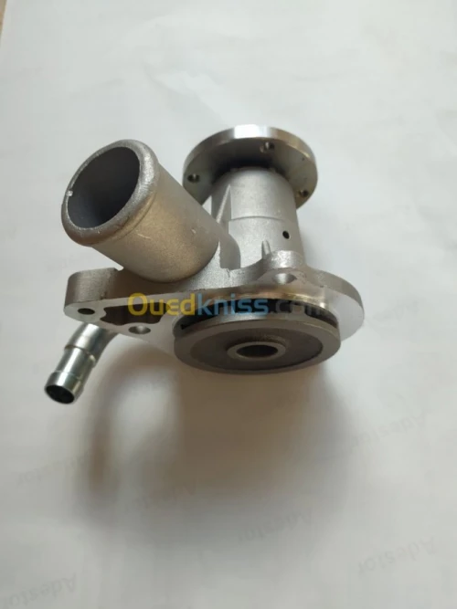 POMPE A EAU FOTYOTA 4X4 ESSANCE