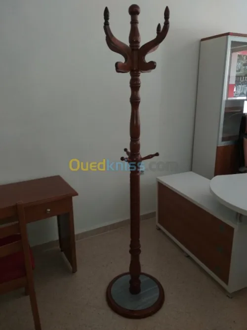 Mobilier de bureau et siegeries