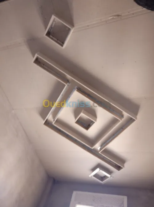 Placo plate et PVC 