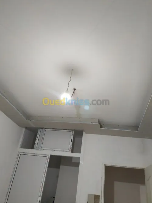 Placo plate et PVC 