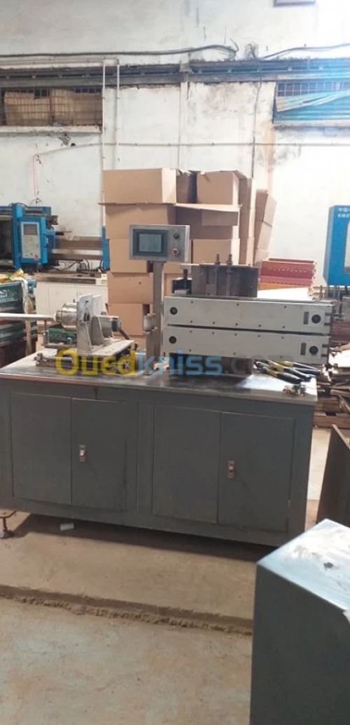  machine pour fabrication tube cosméti