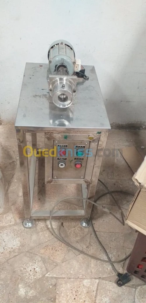  machine pour fabrication tube cosméti