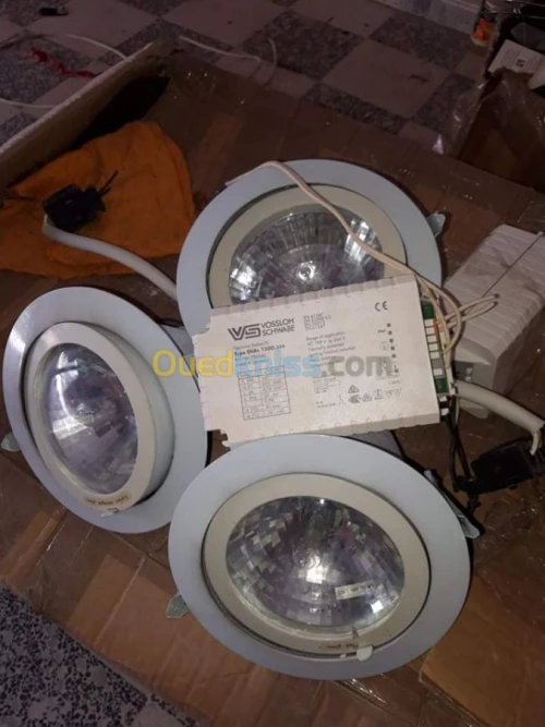 SPOTS ENCASTRABLES A LAMPES LED. 