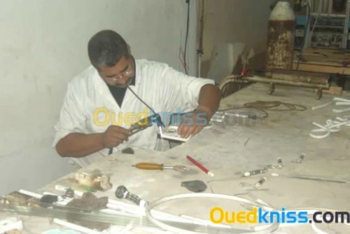 Néoniste Maître souffleur de verre 