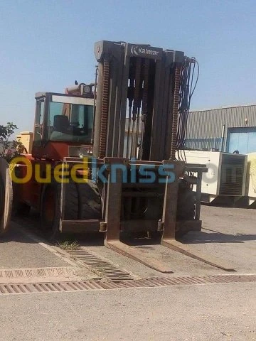 Location engins Clark et grue 