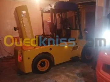 Location engins Clark et grue 