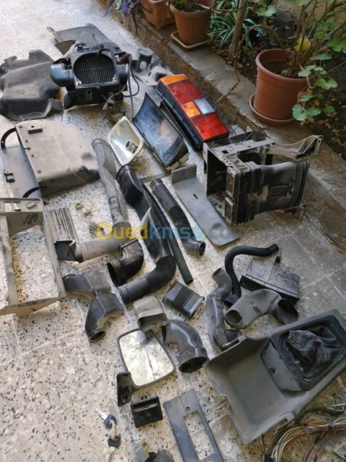 LOT DE PIECES VOLVO 340 DL