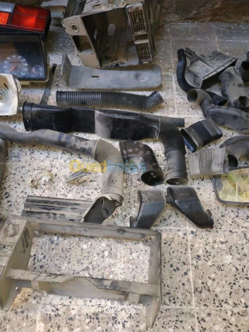 LOT DE PIECES VOLVO 340 DL