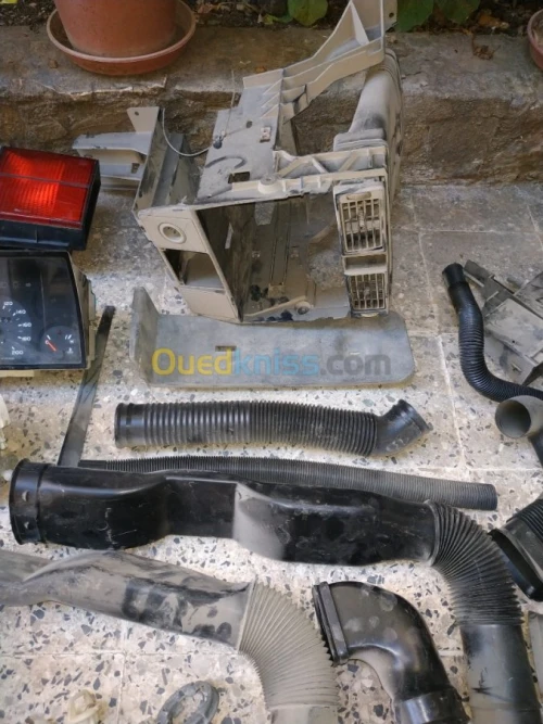 LOT DE PIECES VOLVO 340 DL