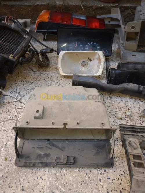 LOT DE PIECES VOLVO 340 DL