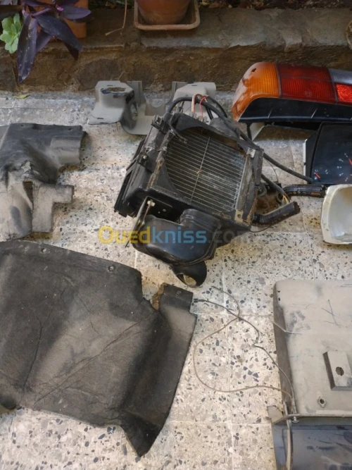 LOT DE PIECES VOLVO 340 DL