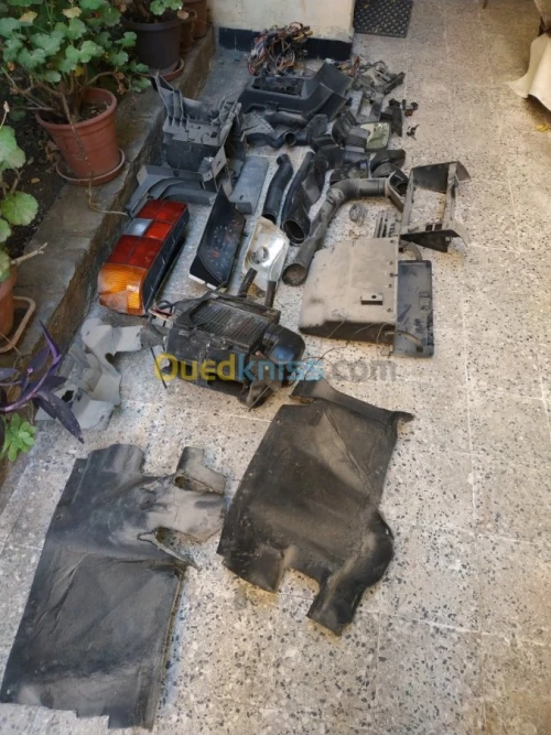 LOT DE PIECES VOLVO 340 DL