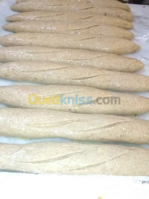 خبز والحلويات