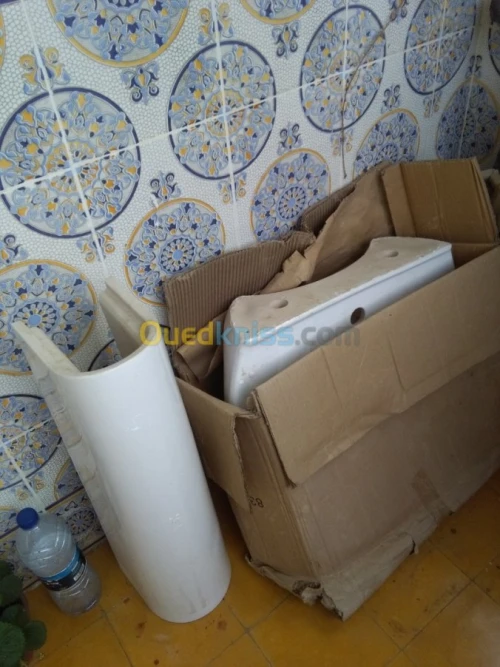 Lavabo moderne pour salle de bain