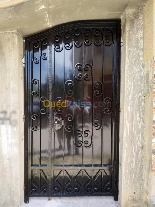 Serrurier, soudeur ,ferronnier