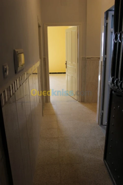 Location vacances Appartement F3 Tipaza Hadjeret ennous