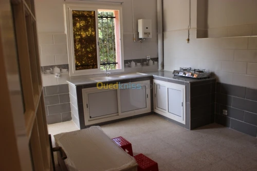 Location vacances Appartement F3 Tipaza Hadjeret ennous