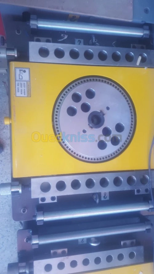 Coudeuse & cisaille Gute