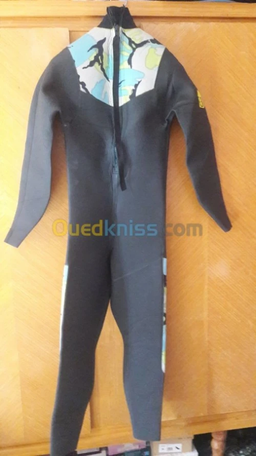 combinaison plongée homme et femme 
