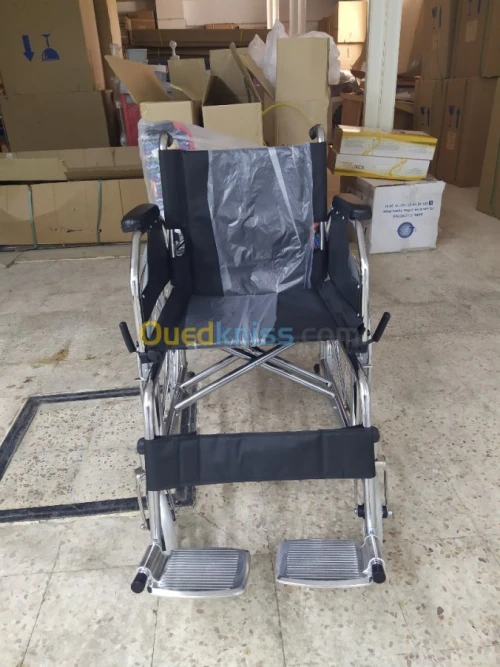 FAUTEUIL ROULANT ADULTE ACCOUDOIR