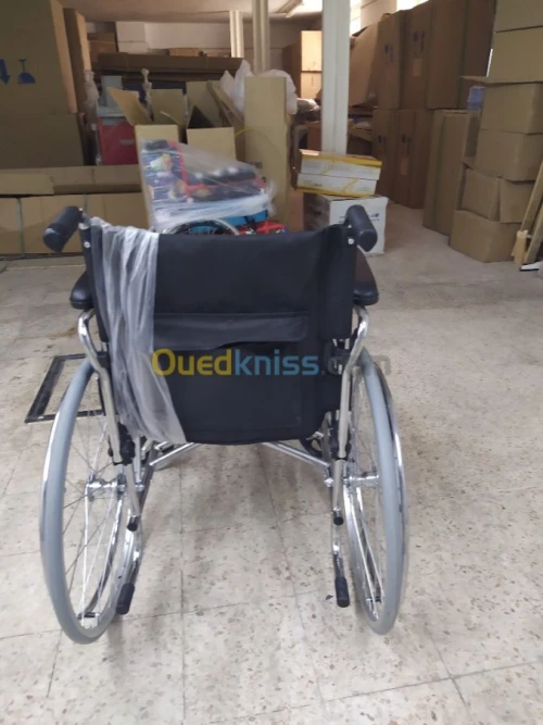 FAUTEUIL ROULANT ADULTE ACCOUDOIR