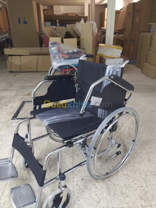FAUTEUIL ROULANT ADULTE ACCOUDOIR