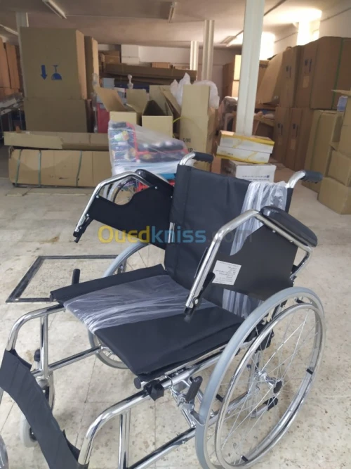 FAUTEUIL ROULANT ADULTE ACCOUDOIR