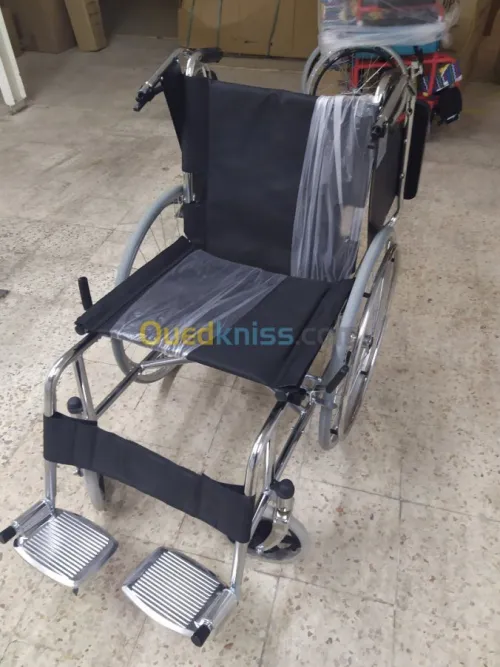 FAUTEUIL ROULANT ADULTE ACCOUDOIR